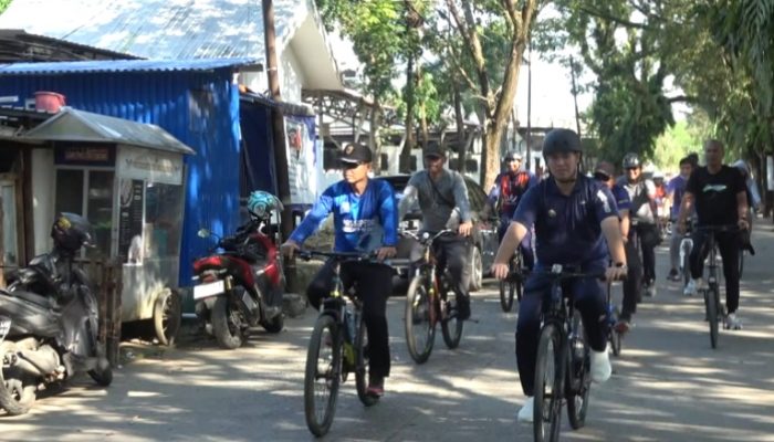 Bike to Work , Bupati Pangkep Naik Sepeda ke Kantor