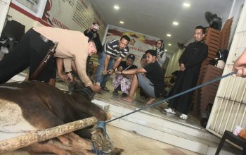 Momentum Berbagi, DPC Gerindra Salurkan Daging Kurban