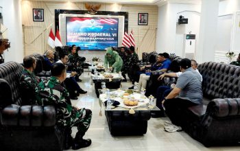 General Manager Pelindo Regional 4 Makassar Hadiri Pelepasan Pasukan TNI di Dermaga