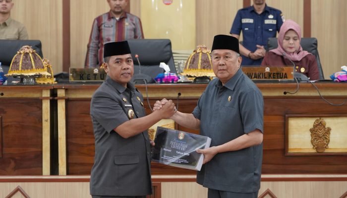 Bupati Wajo Serahkan Ranperda Pertanggungjawaban APBD 2025