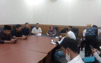 DPRD Mamuju Tengah Membuat Kesepakatan Bersama dengan Massa Aksi AMMT
