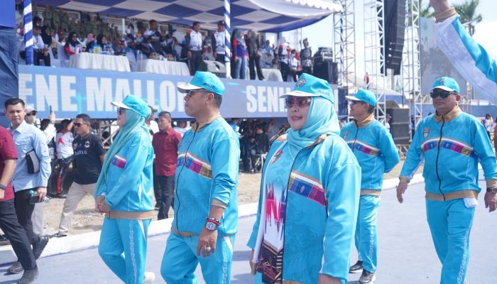 Pembukaan Porsenijar PGRI Sulsel, Andi Rosman Beri Semangat Kontingen Wajo