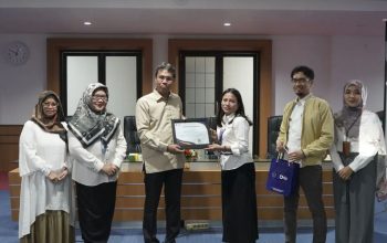 KPP Madya Makassar Berikan Penghargaan Kepada Unhas 