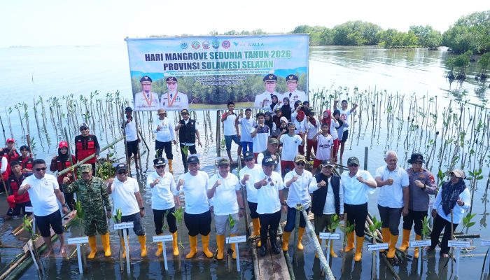 PT Semen Tonasa Berpartisipasi dalam Peringatan Hari Mangrove se Dunia 2026