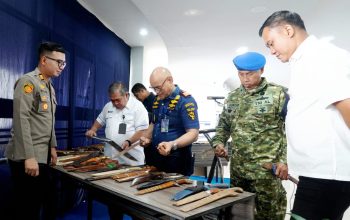 387 Senjata Tajam Hasil X-Ray Diserahkan Pelindo Regional 4 Makassar ke Polres Pelabuhan