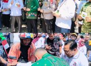 Wali Kota Makassar dan Wakil Ketua DPRD Berkampanye di Jalan Raya