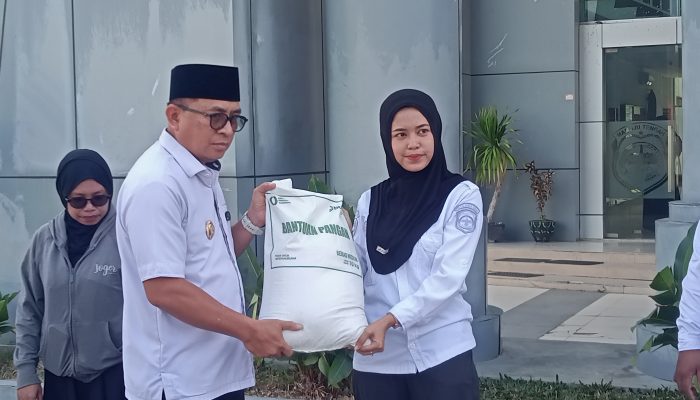 Pemkab Mamuju Tengah Salurkan Bantuan Pangan untuk 2.726 Penerima 