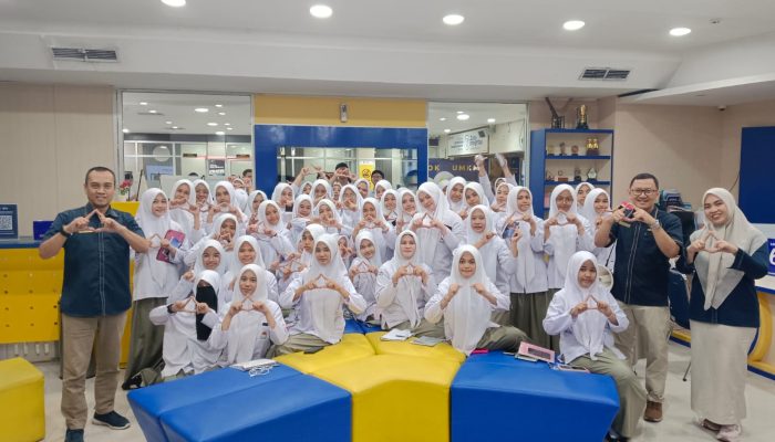 Siswa SMA Islam Athirah Bone Field Trip ke KPP Pratama Makassar Selatan