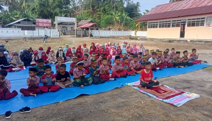 Mengaji dan Shalat Dhuha Bersama Jadi Pembiasaan Spiritual di UPTD SDN Sikeang