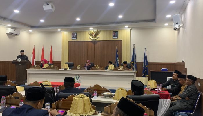 Paripurna DPRD Mamuju Tengah, Bupati Serahkan Rancangan Perubahan APBD TA 2026