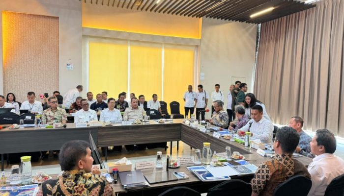 Pelindo Regional 4 Makassar Bersama Komisi V DPR RI Tinjau Infrastruktur dan Operasional Pelabuhan