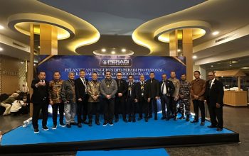 Lantik PERADI Profesional Sultra, Harris Arthur Hedar Tegaskan Hukum tak Boleh Takuti Rakyat